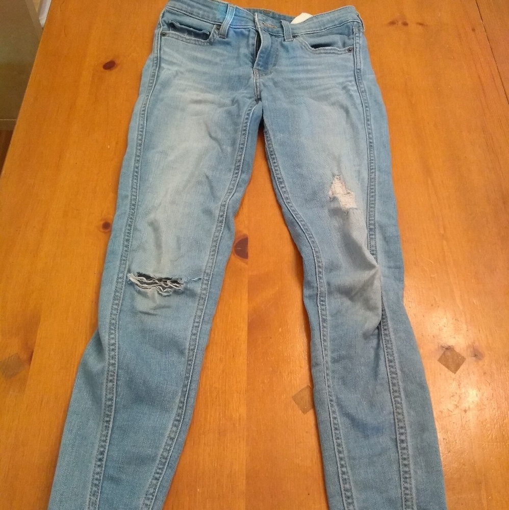 Levis size 24
